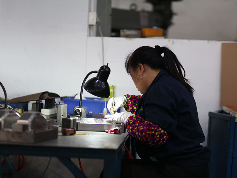 1523810656816604.jpg 車(chē)間01.jpg